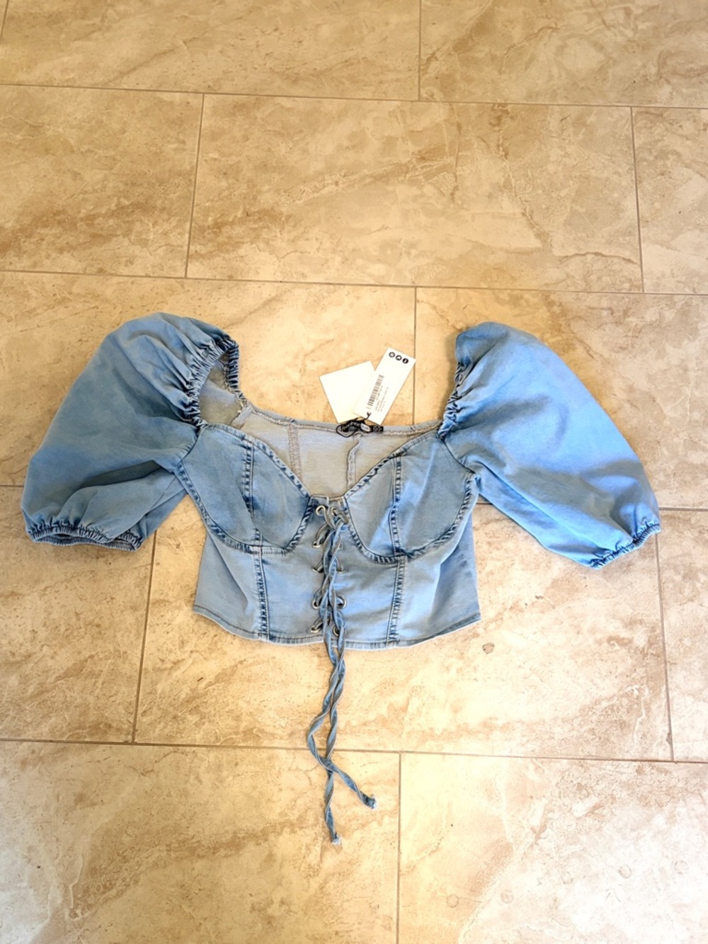 NWT Boohoo Light Blue Denim Lace-Up Puff Sleeve Crop Top - Size 12